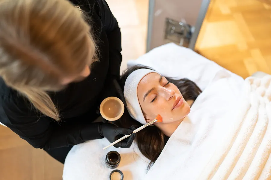 Säurepeeling Behandlung